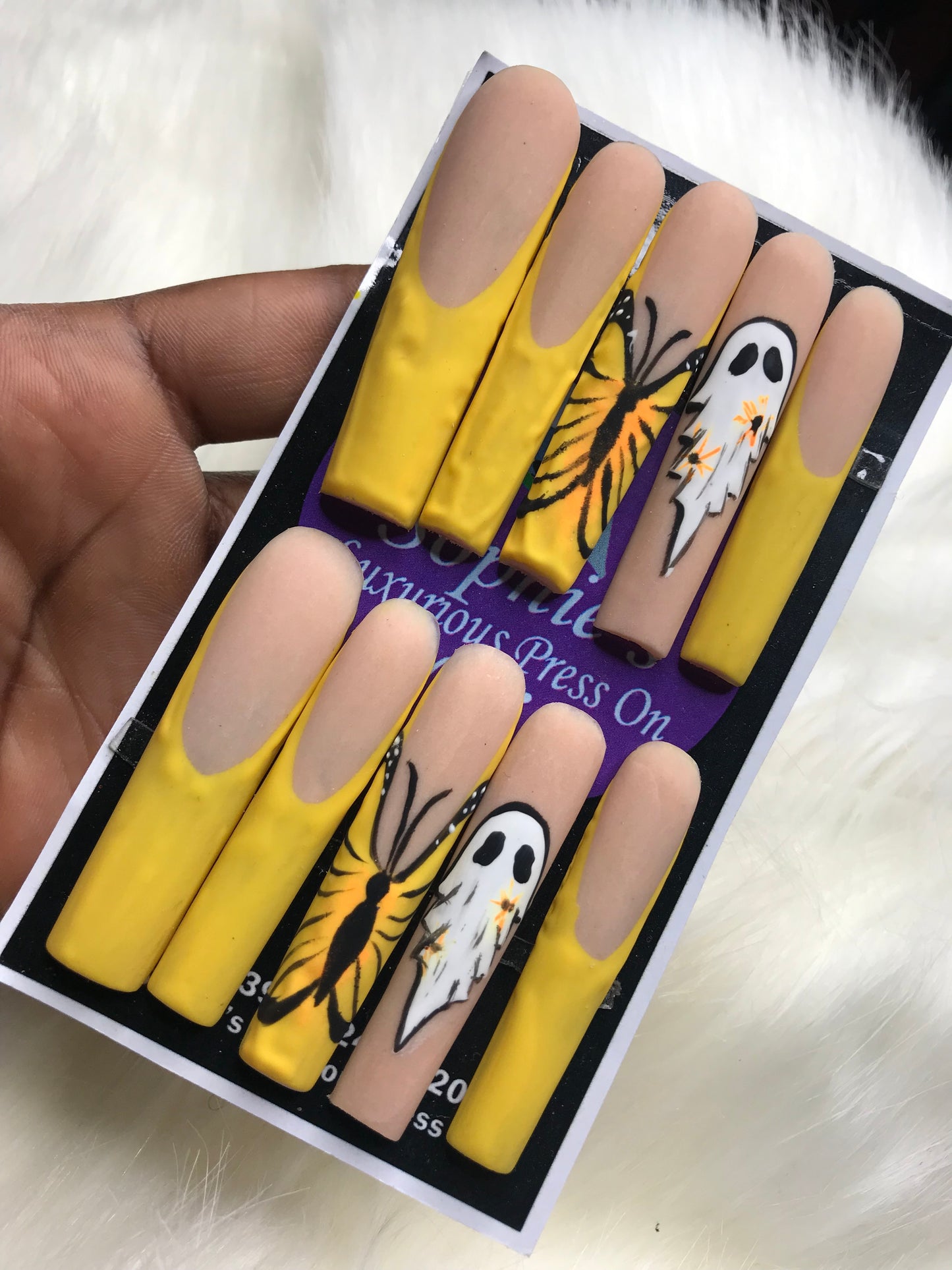 Press on nails