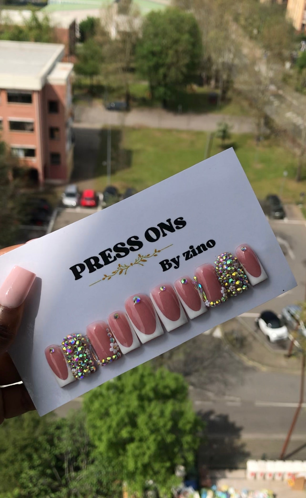 Press on nails