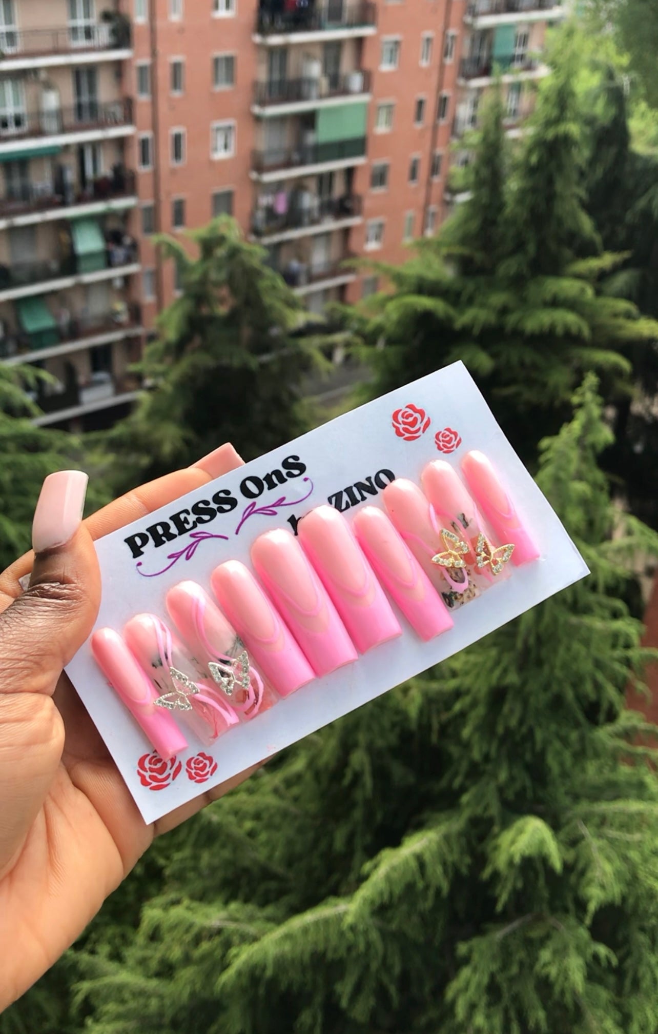 Press on nails