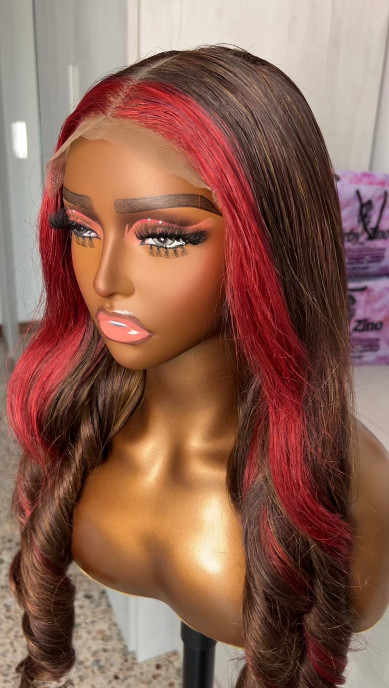 ODOGWU BOUNCY GLUELESS  WIG