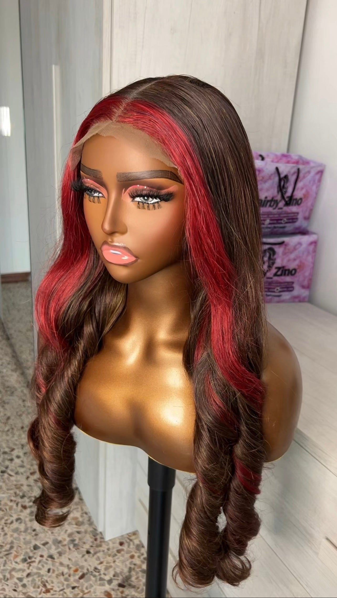 ODOGWU BOUNCY GLUELESS  WIG